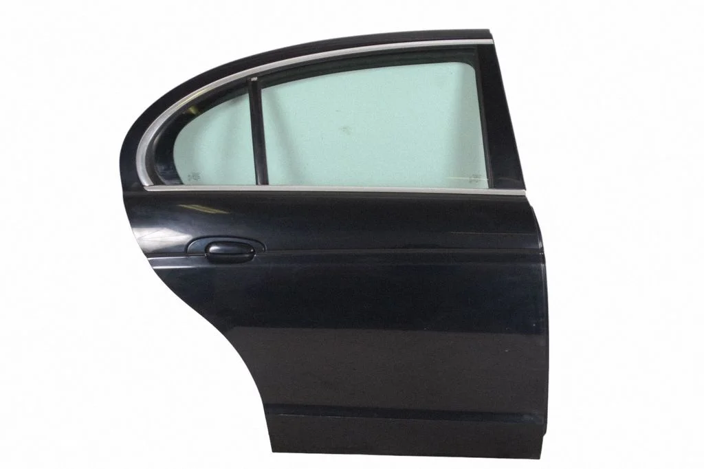 Rear door – rear right