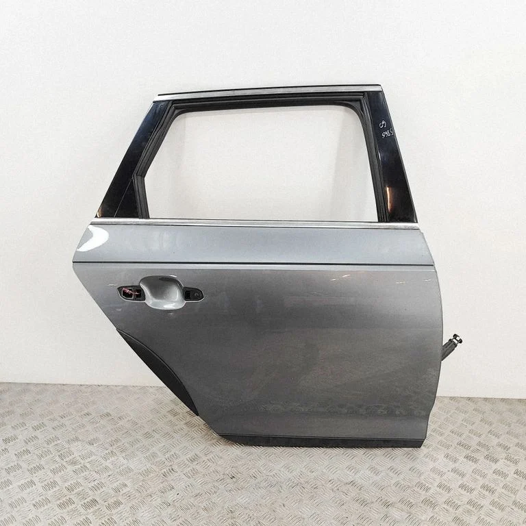 Rear door 8W9833052B