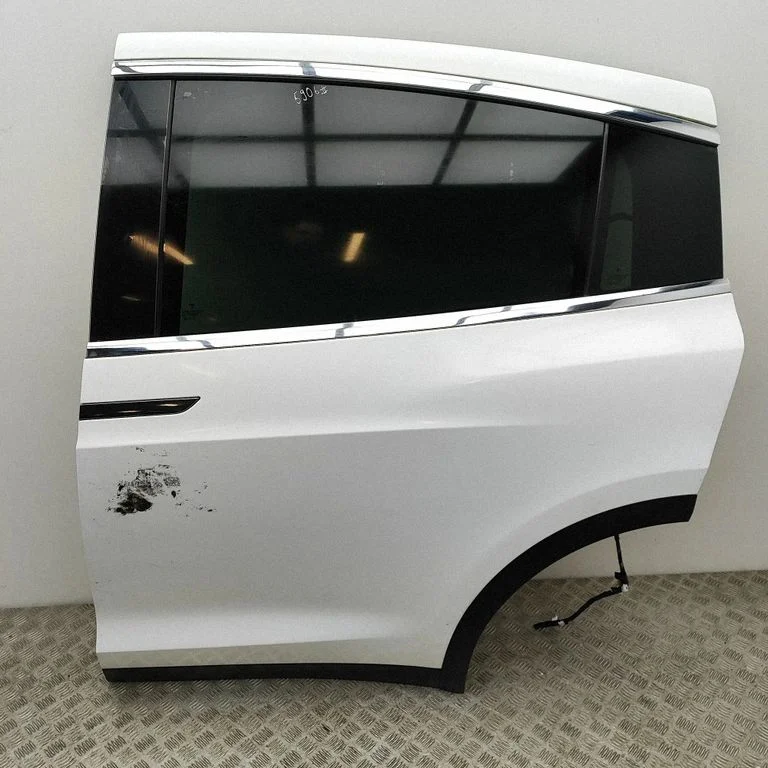 Aizmugurējās durvis 102879000I