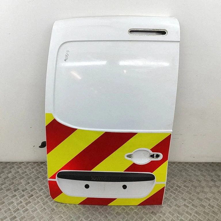 Rear door A4157403400