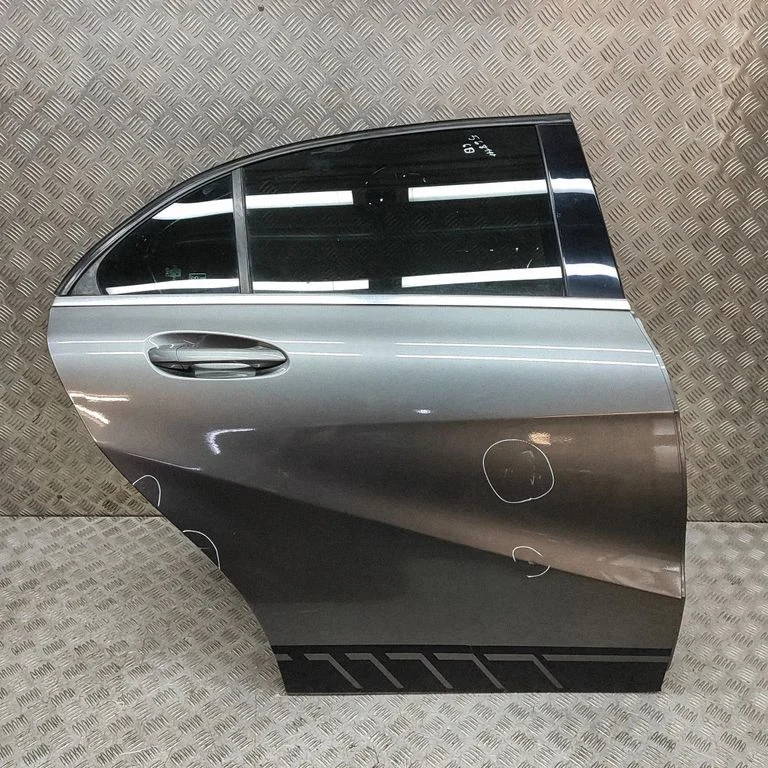 Aizmugurējās durvis A1767320210