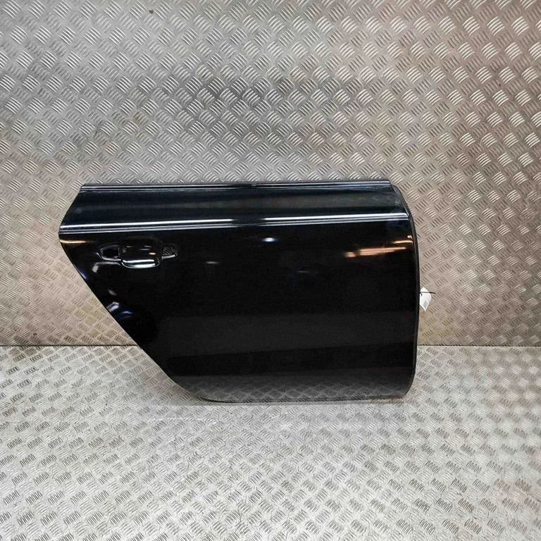 Aizmugurējās durvis 4G8833052A
