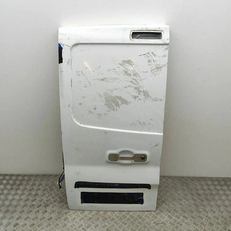 Aizmugurējās durvis 93455847