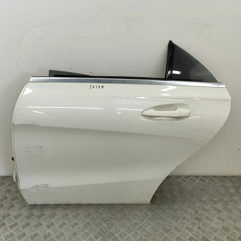 Aizmugurējās durvis A1177300105