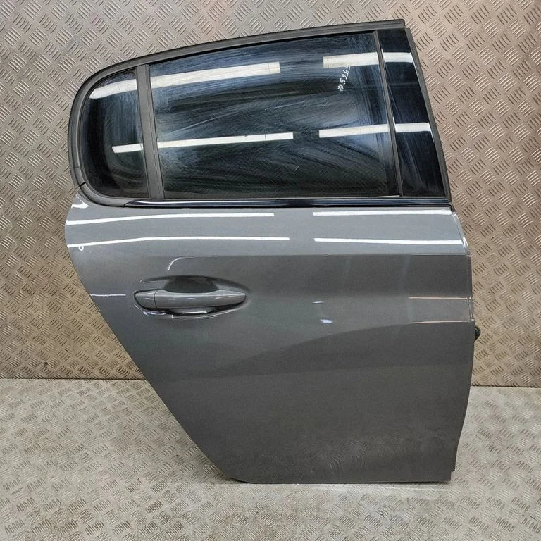Aizmugurējās durvis 9827578080