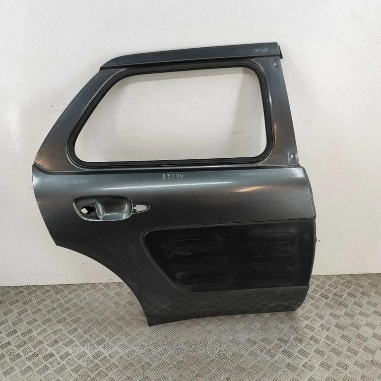 Aizmugurējās durvis 9801070080