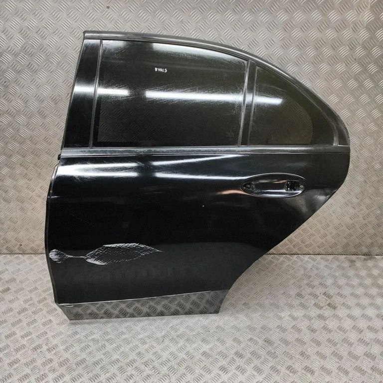 Aizmugurējās durvis A2057300105