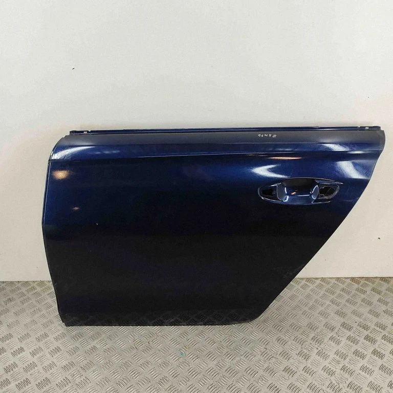 Aizmugurējās durvis 9822029080
