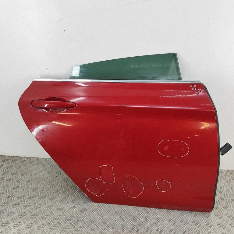 Aizmugurējās durvis 9631846