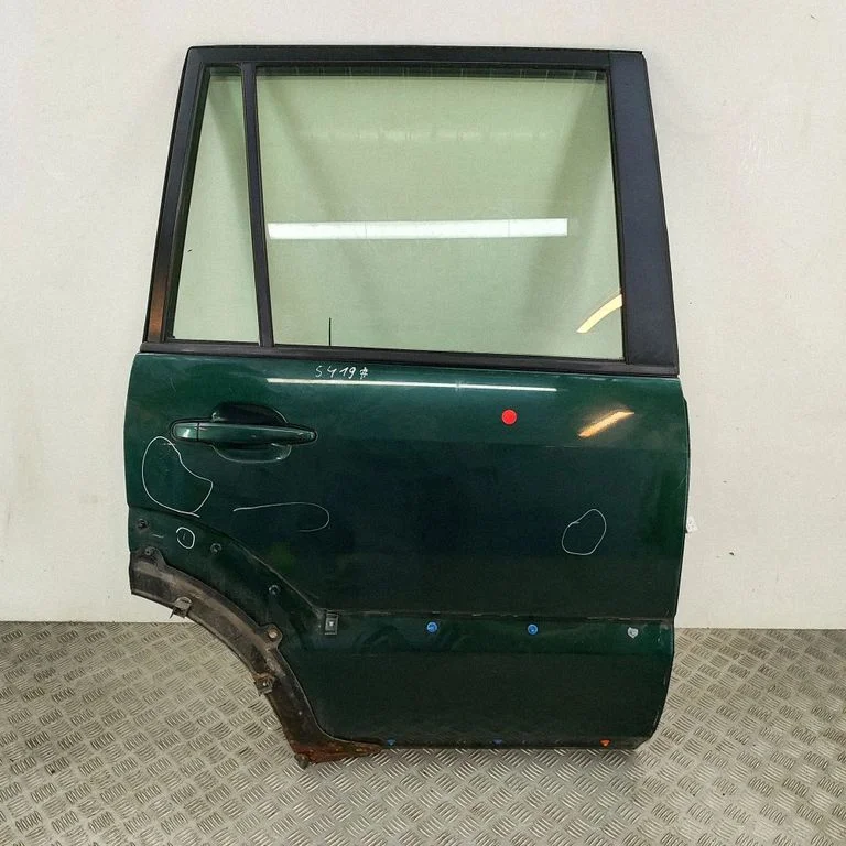 Aizmugurējās durvis 6700360260