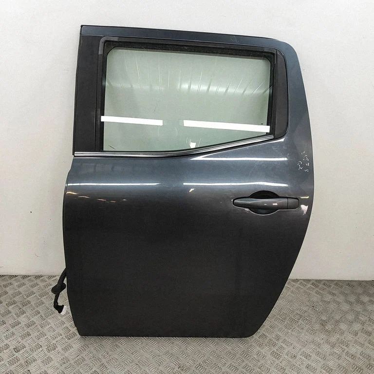 Aizmugurējās durvis A4707304000