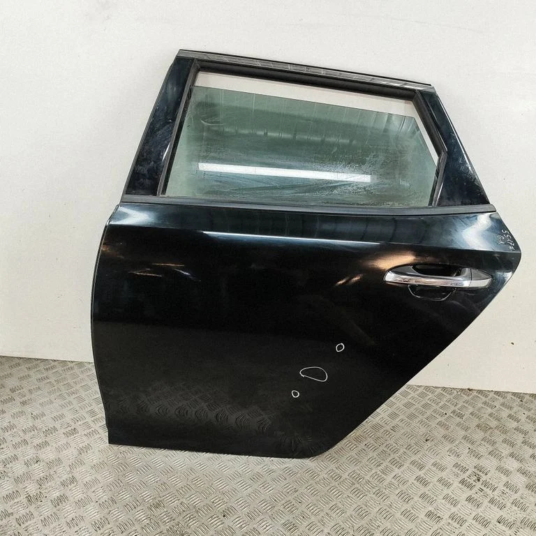 Aizmugurējās durvis 77003D4300