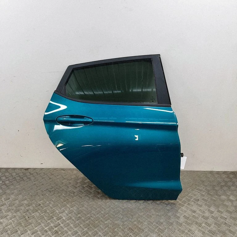 Aizmugurējās durvis PH1BBA24630AA