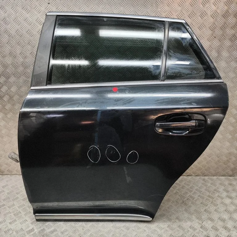 Aizmugurējās durvis 6700405160