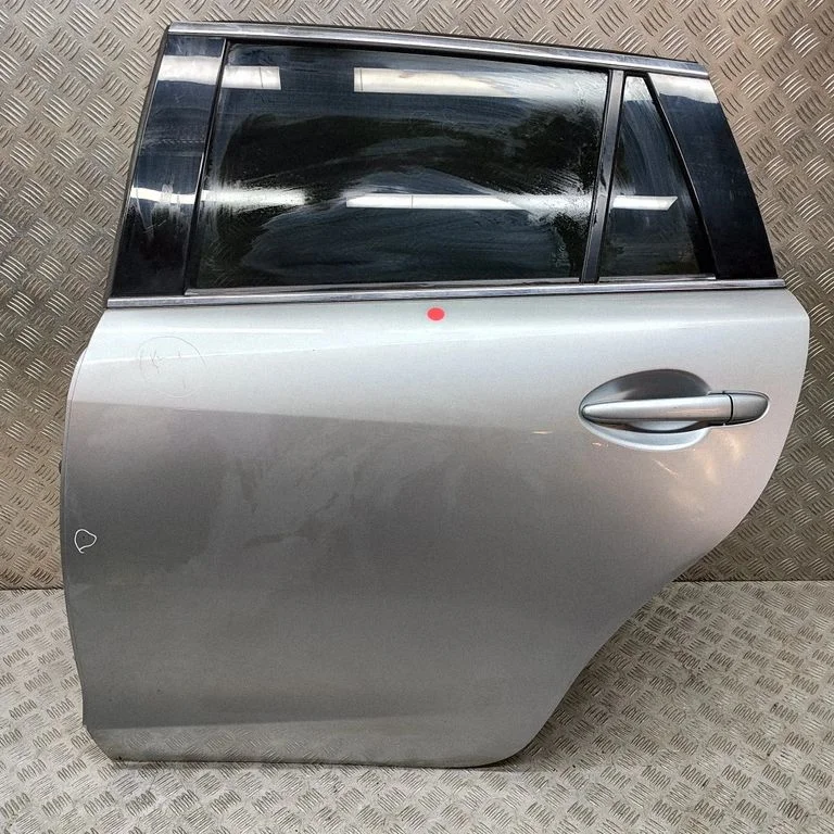 Rear door GHP973010