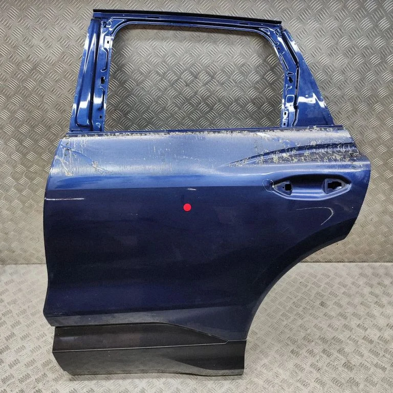 Rear door 89A833051