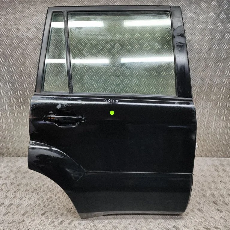 Aizmugurējās durvis 6700360260