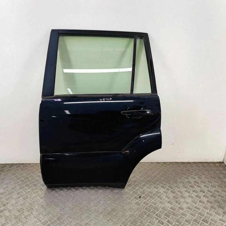 Aizmugurējās durvis 6711460200