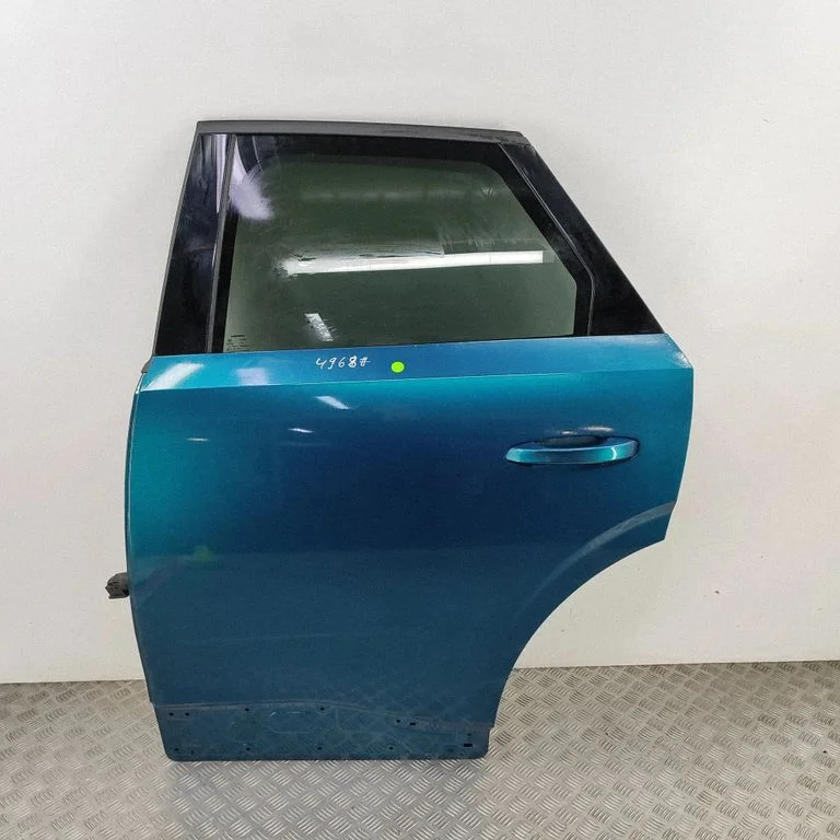 Aizmugurējās durvis 9852431480
