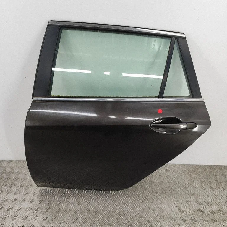 Aizmugurējās durvis GSYA7302XJ
