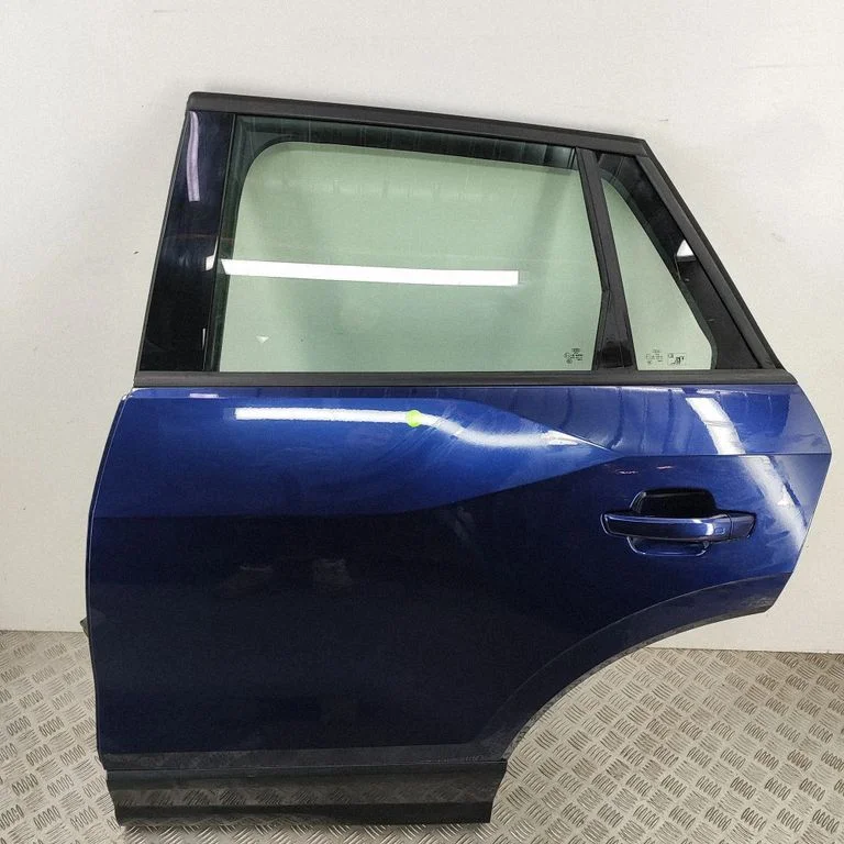 Aizmugurējās durvis 4G9833051