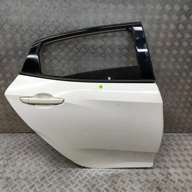 Aizmugurējās durvis 67510TGGA00ZZ