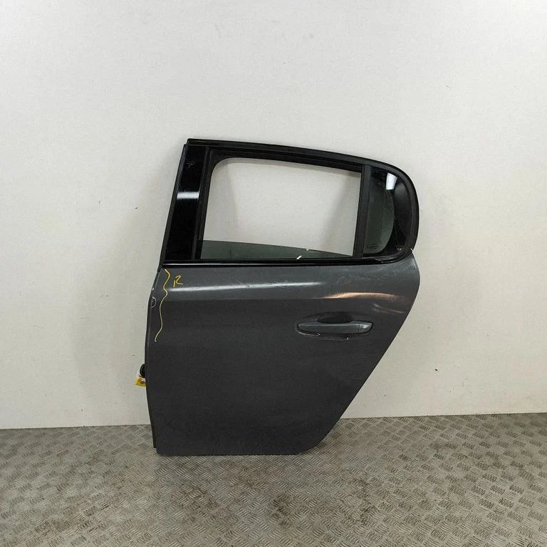 Aizmugurējās durvis 9827577980