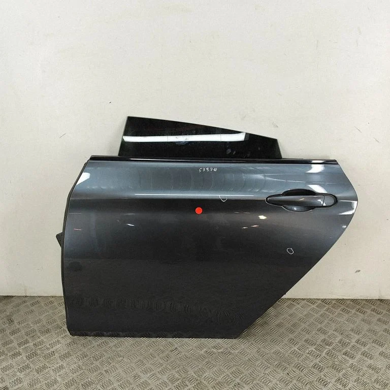Aizmugurējās durvis 9631845