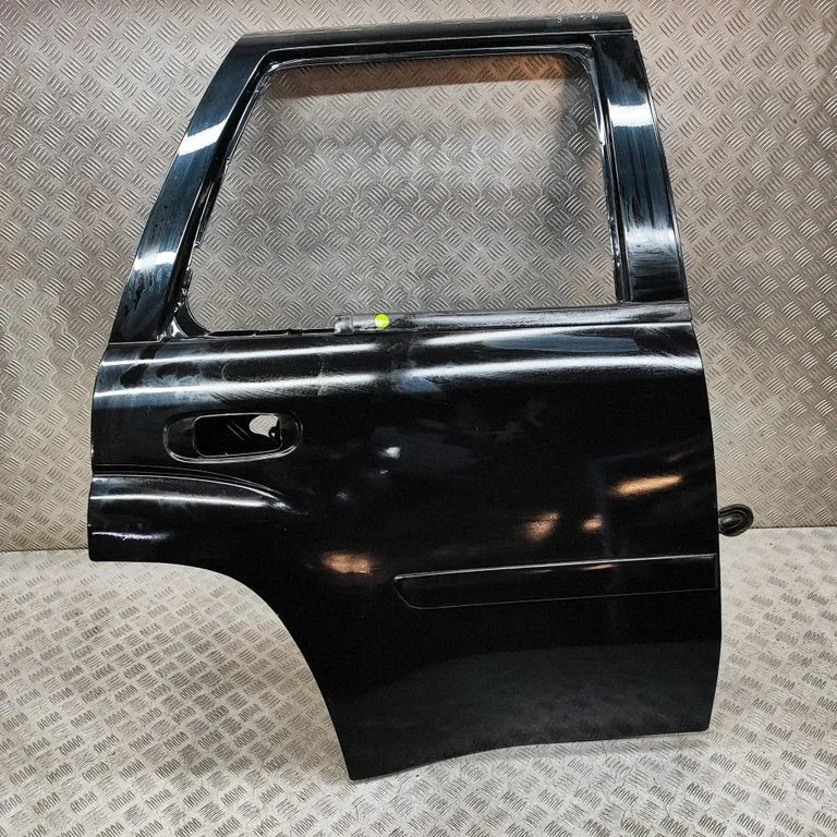Aizmugurējās durvis 89025260