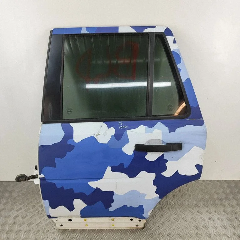 Aizmugurējās durvis LR005852