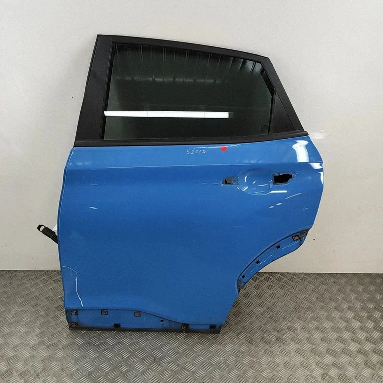 Aizmugurējās durvis 77003J9000