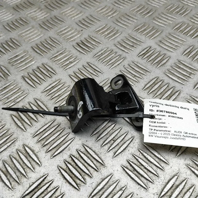 Tagaukse ülemine hing 8U0827300F – Audi Q6 e-tron (2024-)