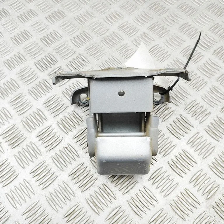 Aizmugurējā augšējā eņģe 93867626