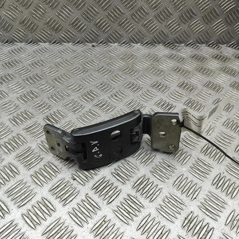 Aizmugurējā augšējā eņģe 7C0827152A