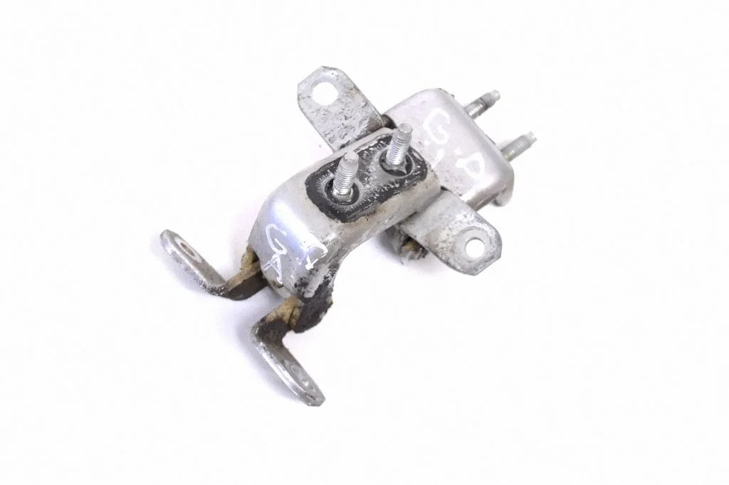 Rear door upper hinge – right