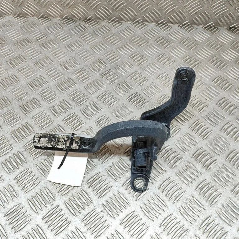 Rear door upper hinge 1898789