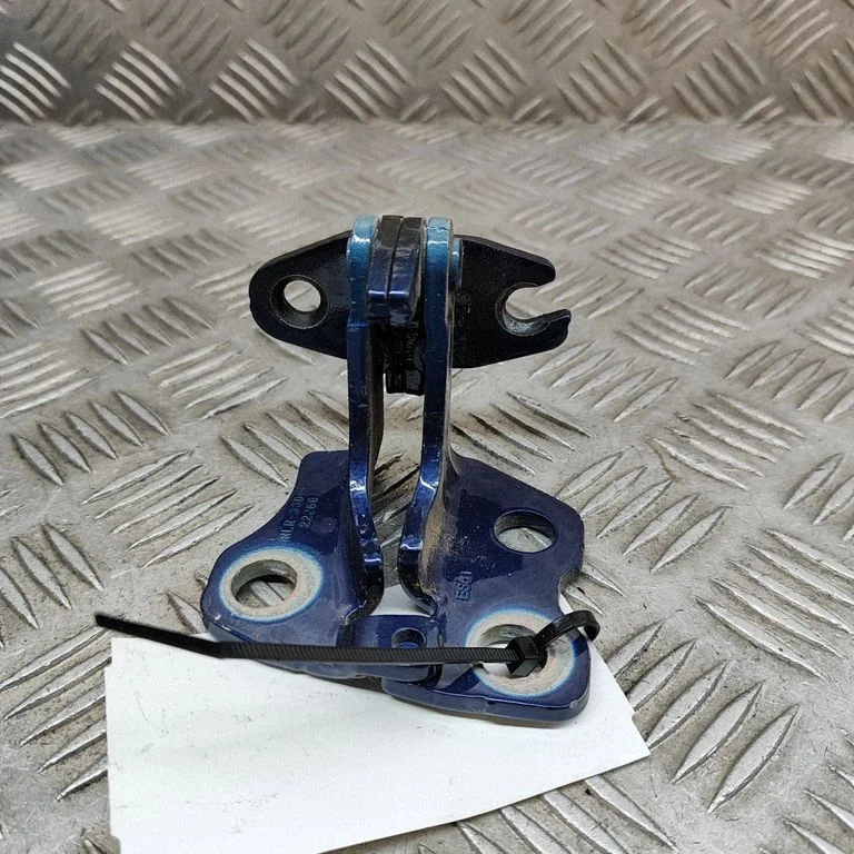 Rear door upper hinge RLR330F