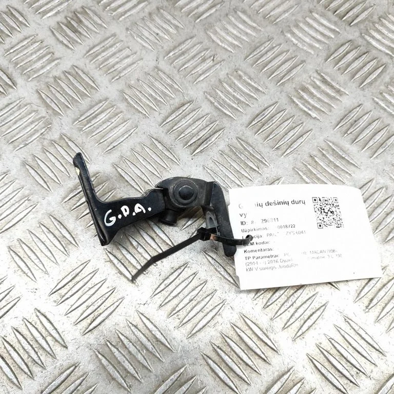 Aizmugurējā augšējā eņģe 4G0831402D