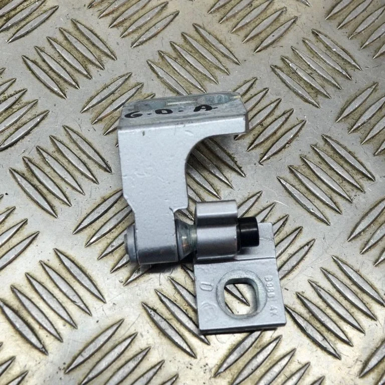 Rear door upper hinge A048903