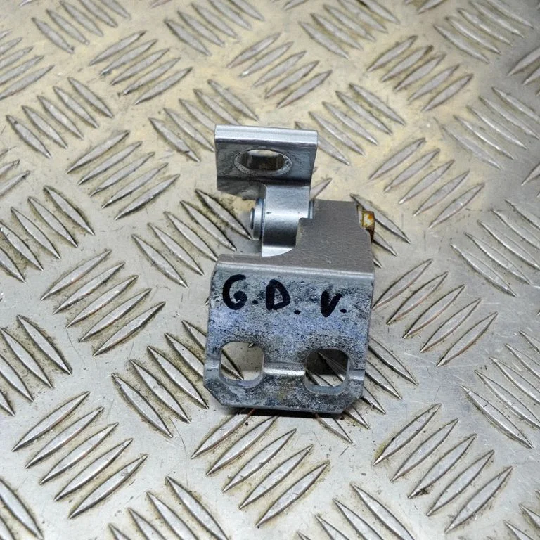 Rear door upper hinge A048903