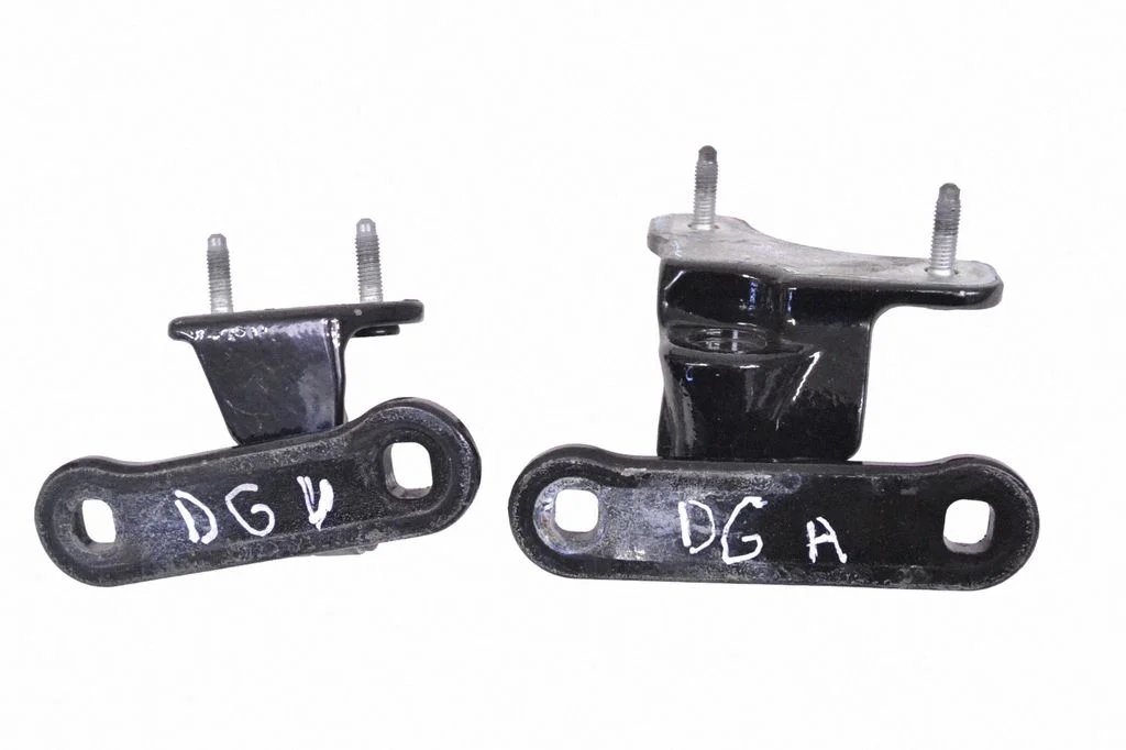 Rear door upper hinge – right