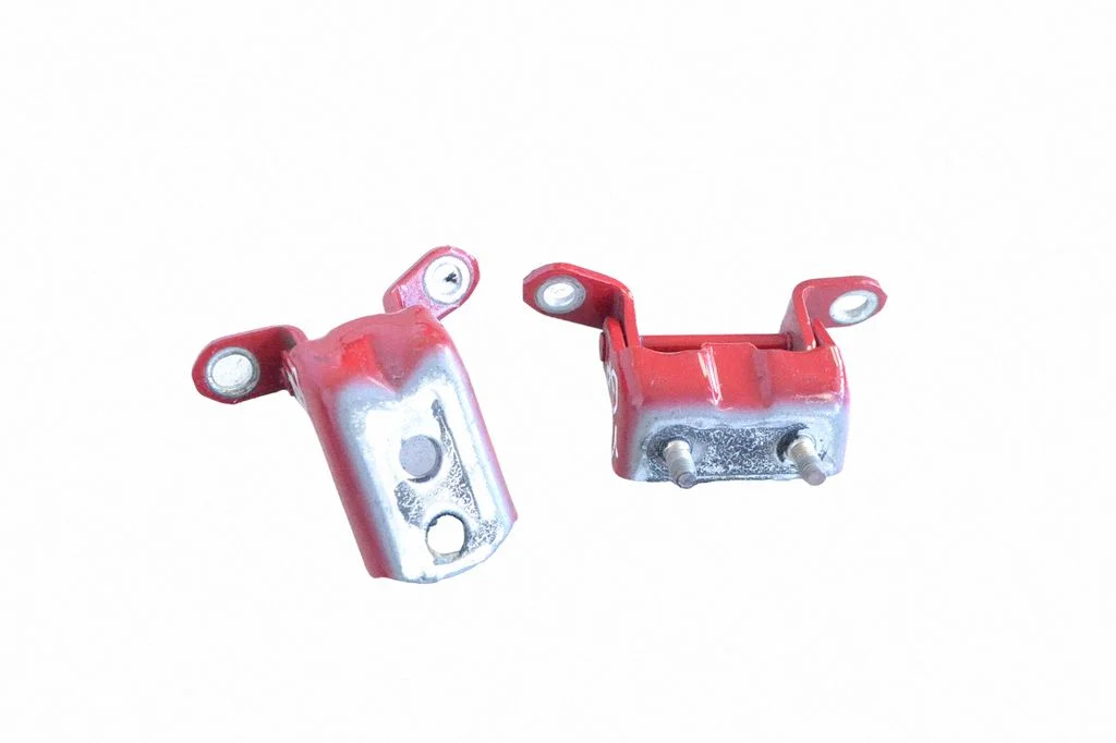 Rear door upper hinge – right