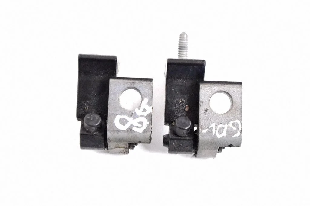 Rear door upper hinge – right