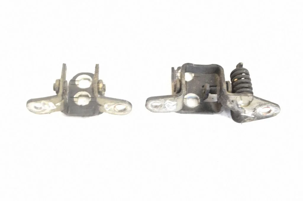 Rear door upper hinge – right
