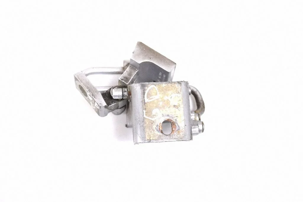 Rear door upper hinge – Porsche Cayenne (9PA) (2002-2010)