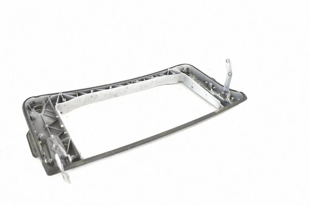 Rear door upper hinge 102878300