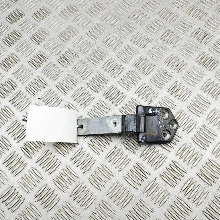 Aizmugurējā apakšējā eņģe 2K5827151