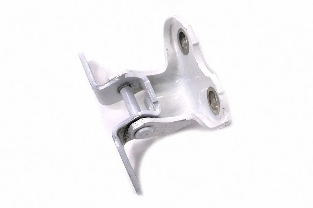 Aizmugurējā apakšējā eņģe A046694