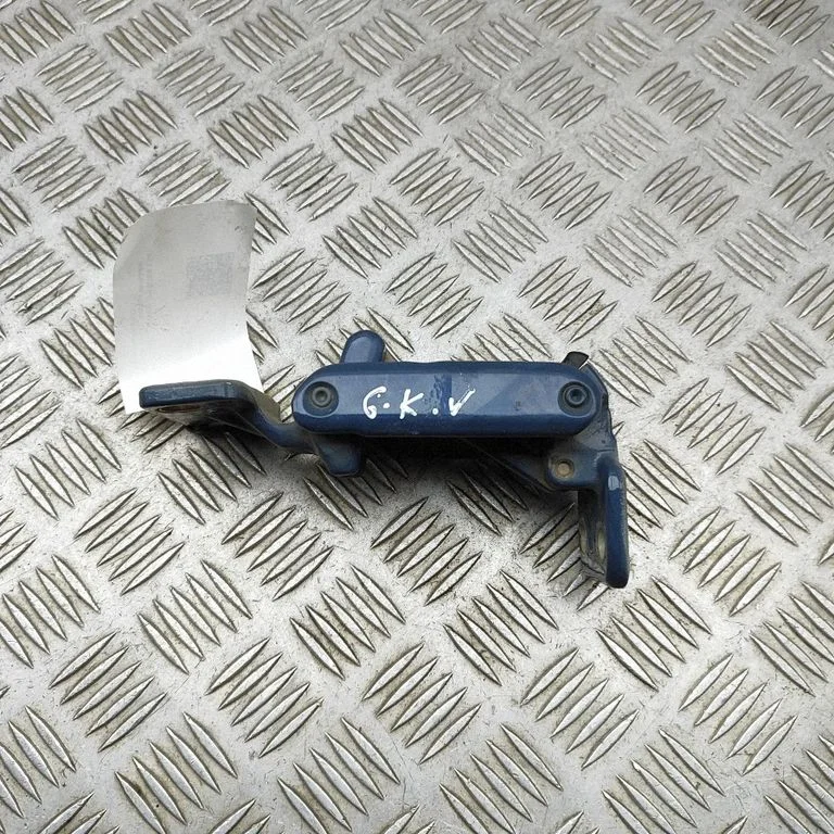 Aizmugurējā apakšējā eņģe A9107408900