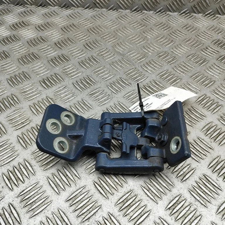 Rear door lower hinge KK41V42983BB